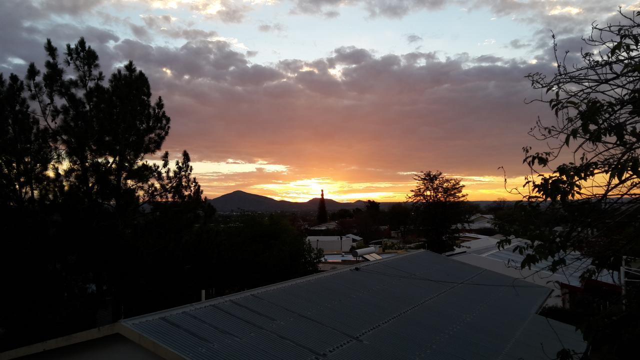 Hotel Suiderhof Self-Catering Windhoek Exterior foto
