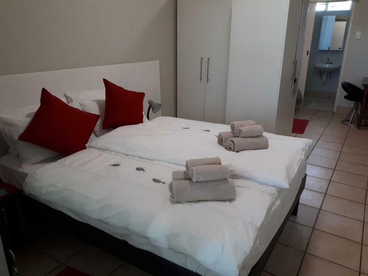 Hotel Suiderhof Self-Catering Windhoek Exterior foto